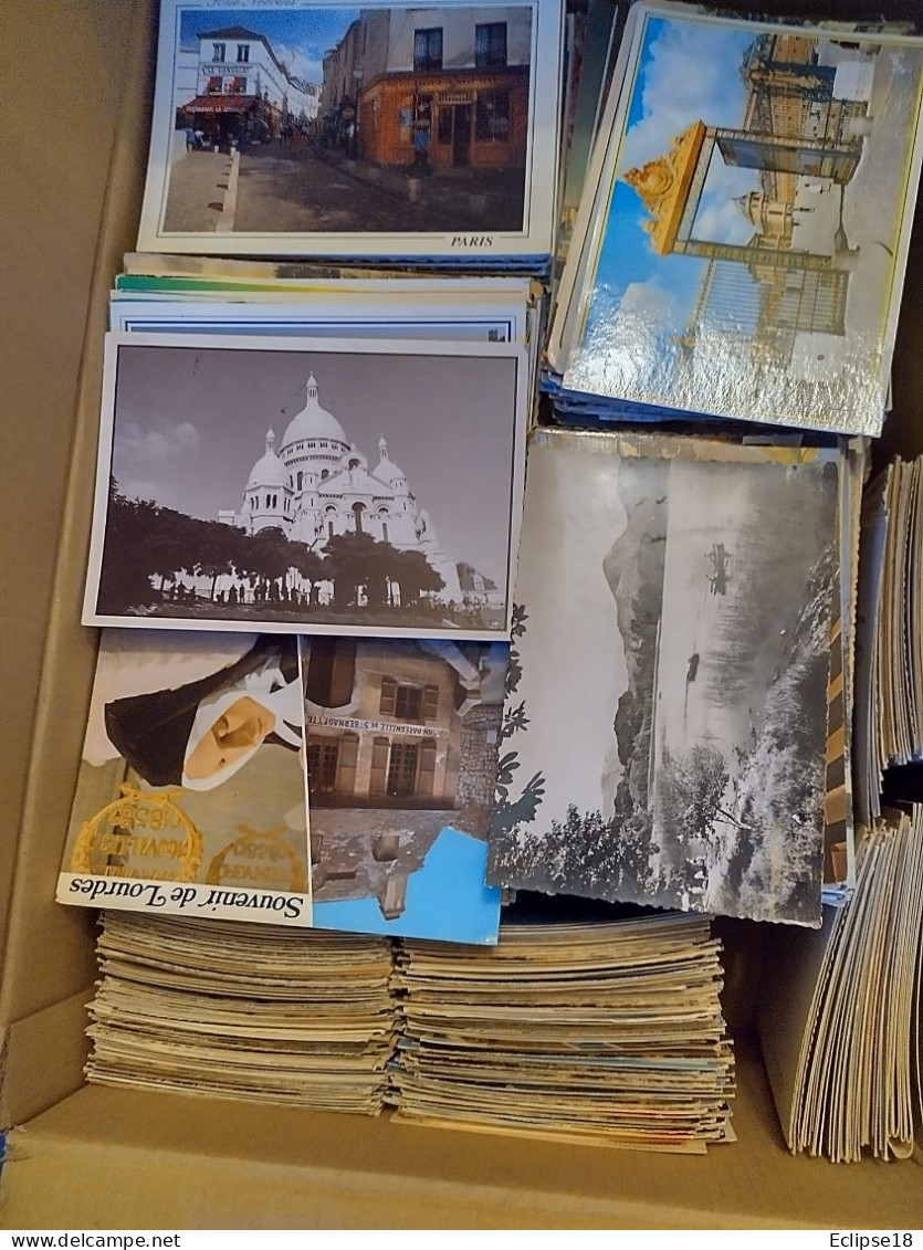 Lot De 13kg De Cartes Principalement De Paris Et Lourdes - 500 Postales Min.