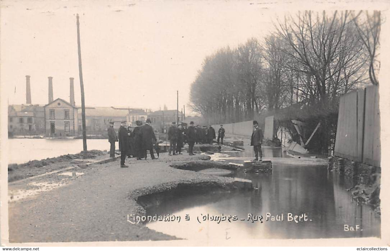 Colombes        92         Inondation 1910. Rue Paul Bert     Aspect Carte Photo       (voir Scan) - Colombes