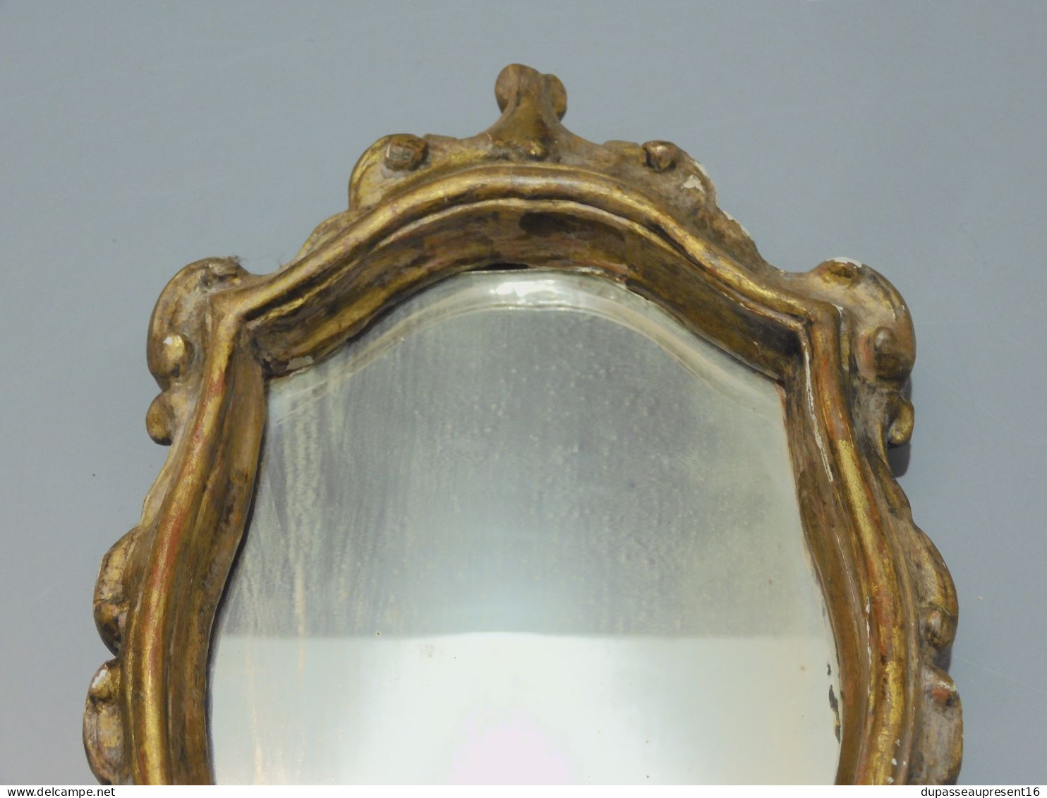 -JOLI PETIT MIROIR A POSER ANCIEN STUC Doré Miroir tain avec usure jus grenier   E