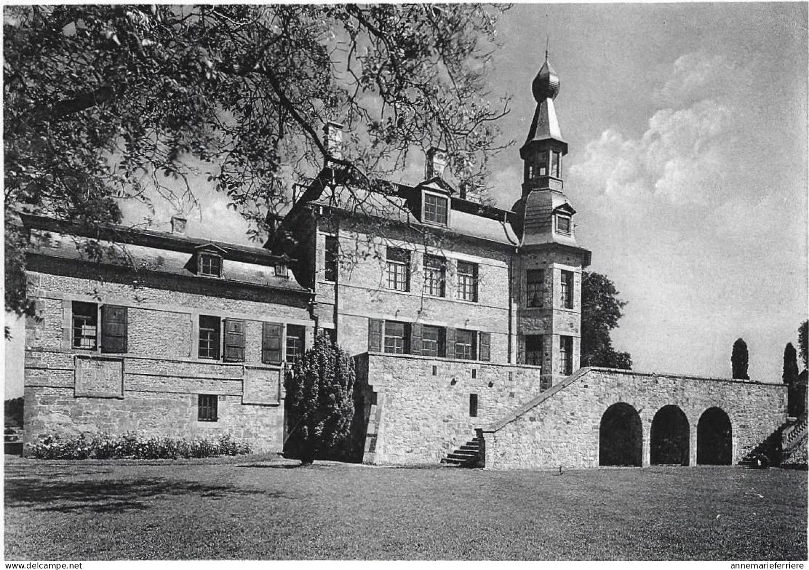 Château De Montignies - St - Christophe. Façade Sud - Mont-de-l'Enclus