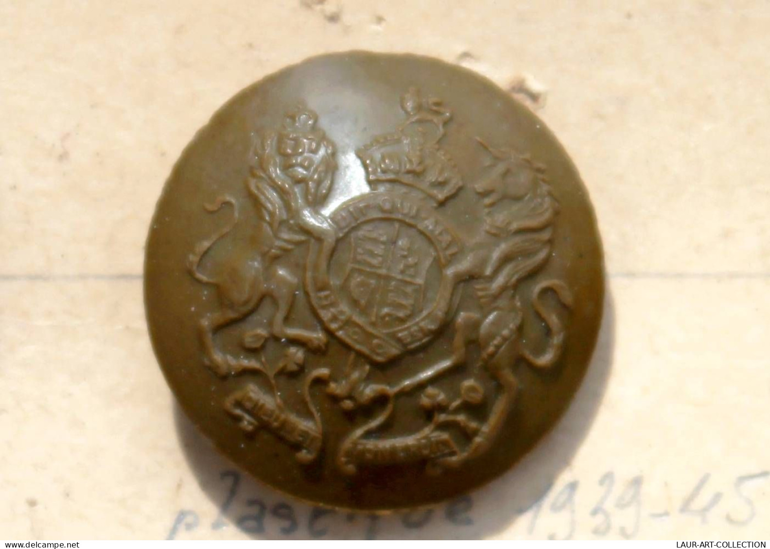 BOUTON UNIFORME En BAKELITE MILITAIRE ANGLAIS, ARMOIRIE BLASON LION LICORNE 24mm / BUTTON MILITARIA (2203.338) - Botones