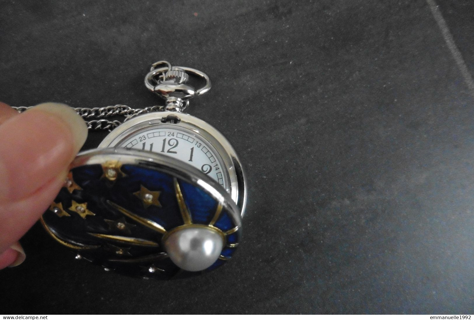 Montre De Poche Gousset Ou Pendentif Style Fabergé Métal Argenté émail Bleu Perle Lune étoiles à Cristaux - à Quartz - Orologi Da Polso