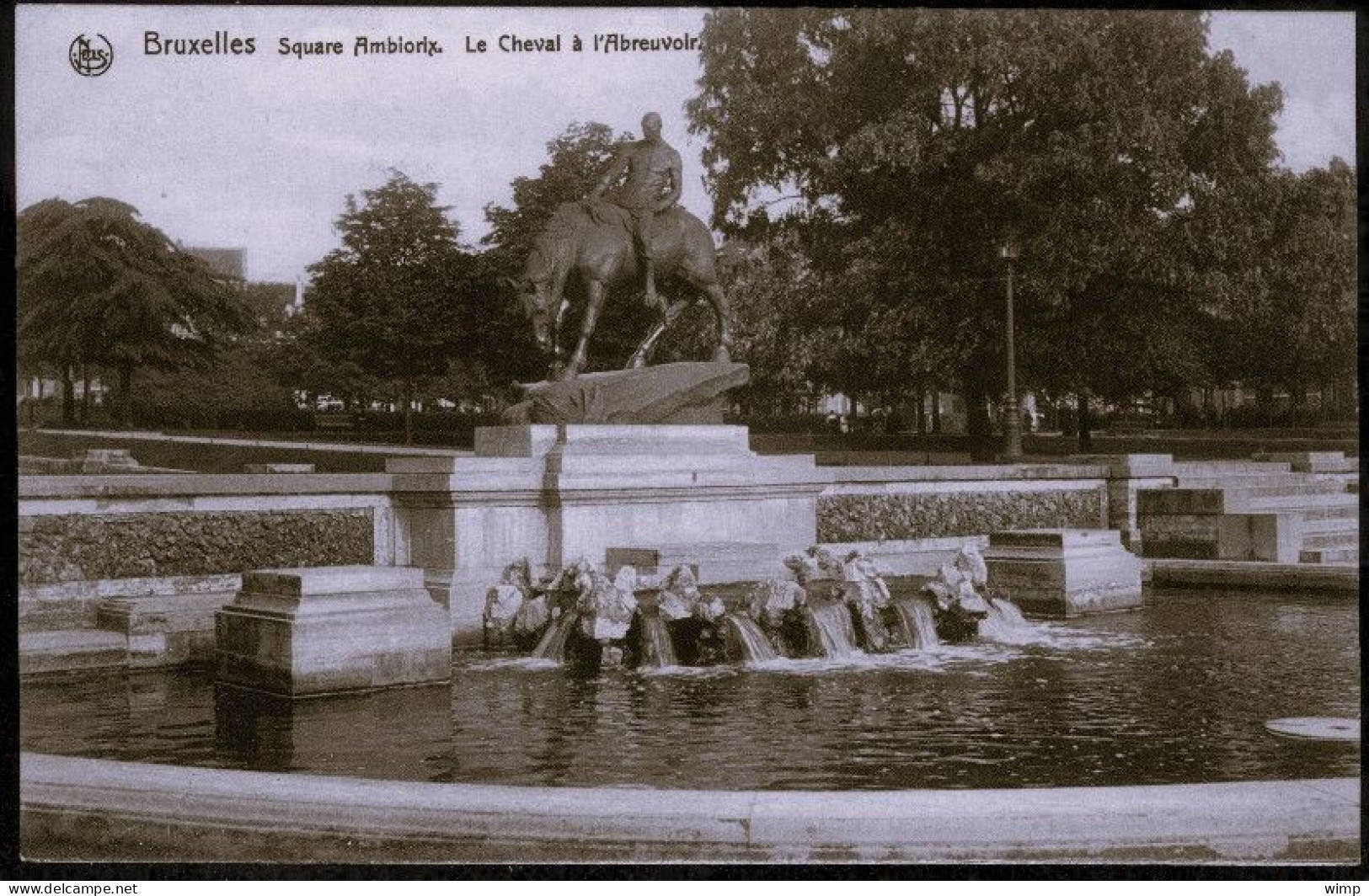 Saint Josse : Square Ambiorix : Le Cheval à L'Abreuvoir - St-Joost-ten-Node - St-Josse-ten-Noode