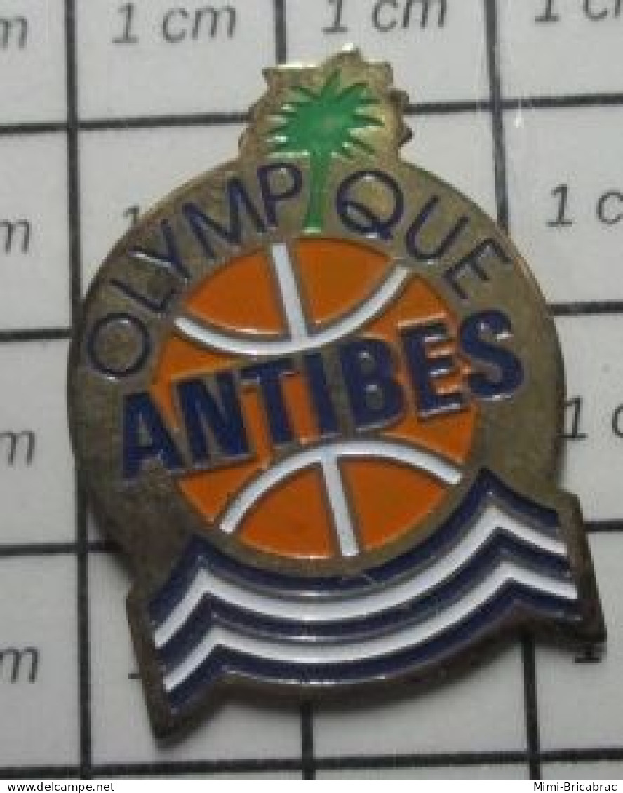 419 Pin's Pins / Beau Et Rare / SPORTS / BALLON ORANGE BASKET CLUB OLYMPIQUE ANTIBES - Baloncesto