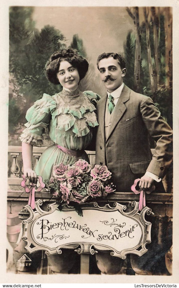 COUPLE - Bienheureux Souvent - Couple Sur La Terrasse - Colorisé - Carte Postale Ancienne - Couples