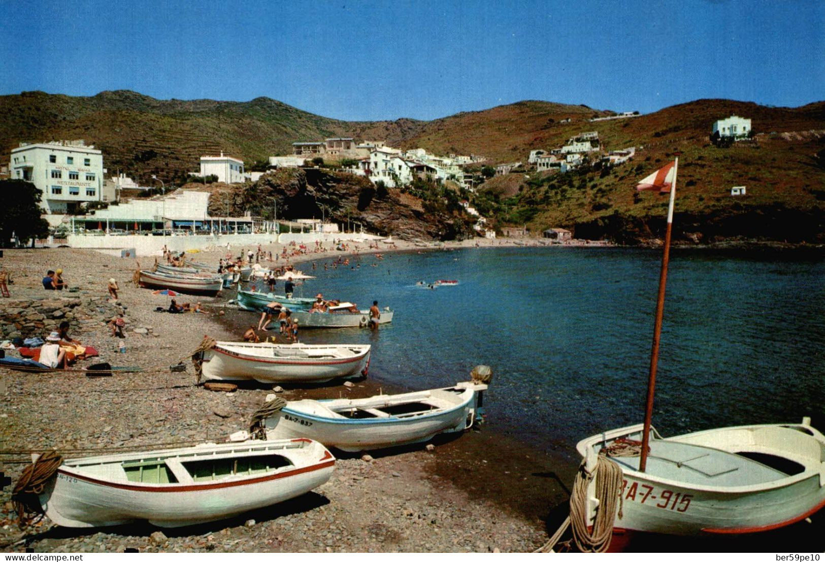 ESPAGNE PORT BOU COSTA BRAVA LA PLAGE ET LES BATEAUX - Gerona