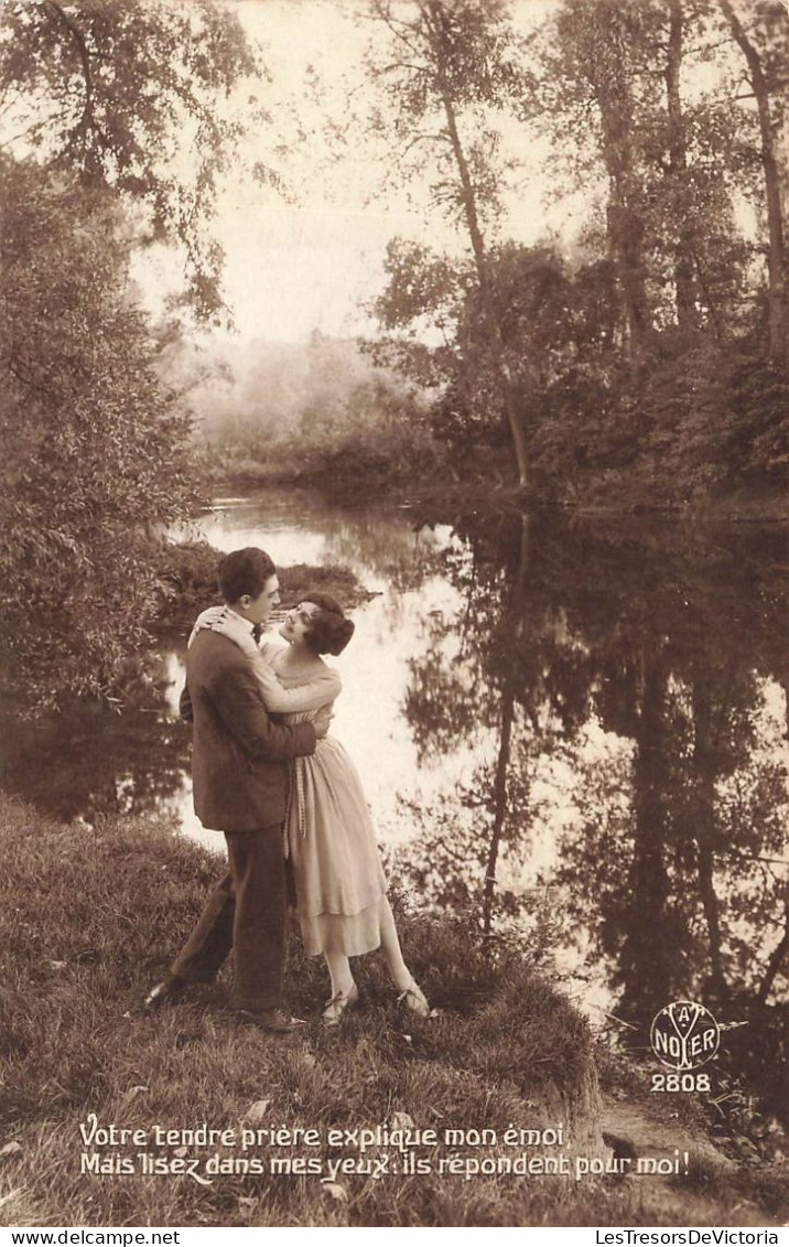 COUPLE - Votre Tendre Prière Explique Mon émoi  - Couple Au Bord D'un Lac - A NOYER - Carte Postale Ancienne - Couples