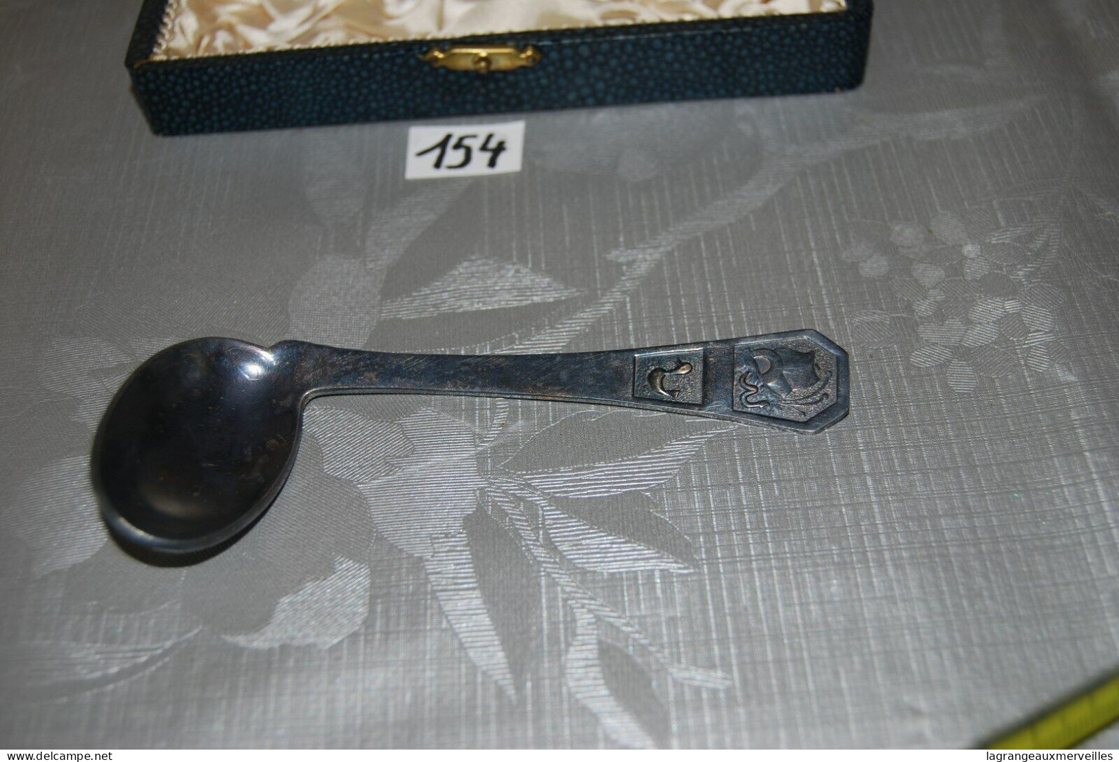 C154 Ancienne Cuillere - Enfant - Ecrin D'origine - Métal Travaillé - Spoons