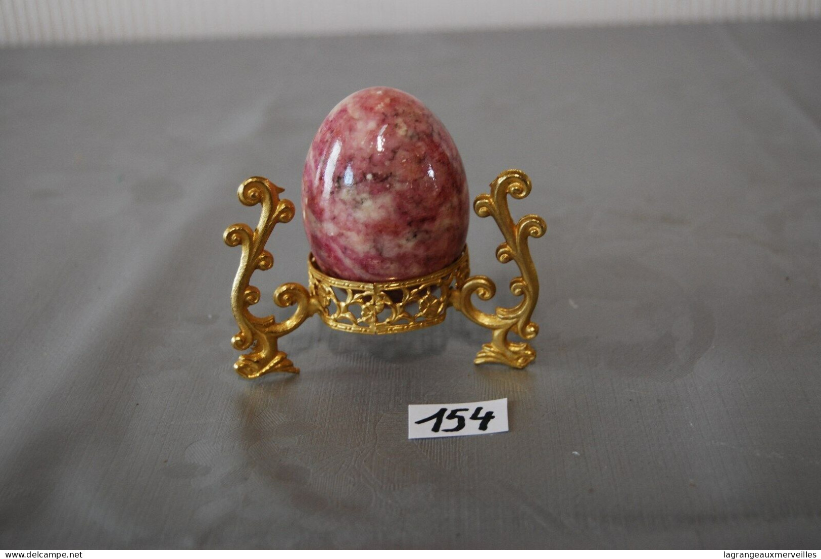 C154 Oeuf Décoratif En Marbre - Socle Doré - Objet De Vitrine - Eggs