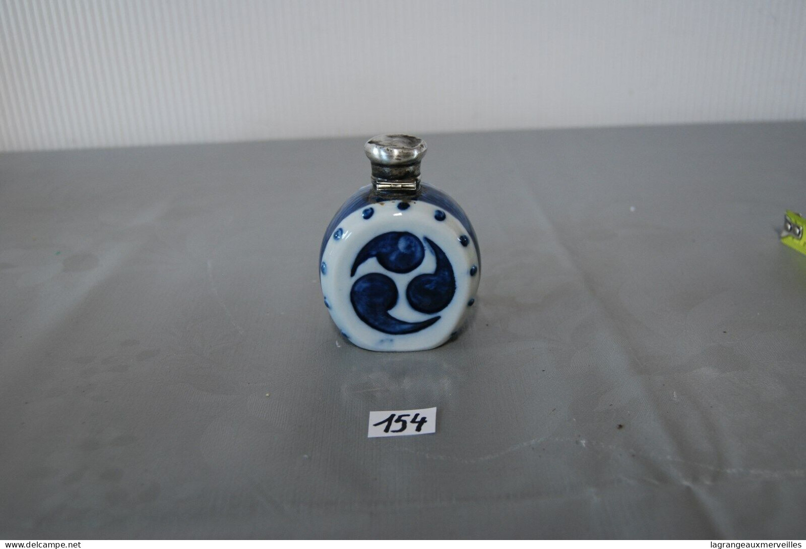 C154 Ancien Mini - Flacon De Parfum - Céramique - Flacons (vides)