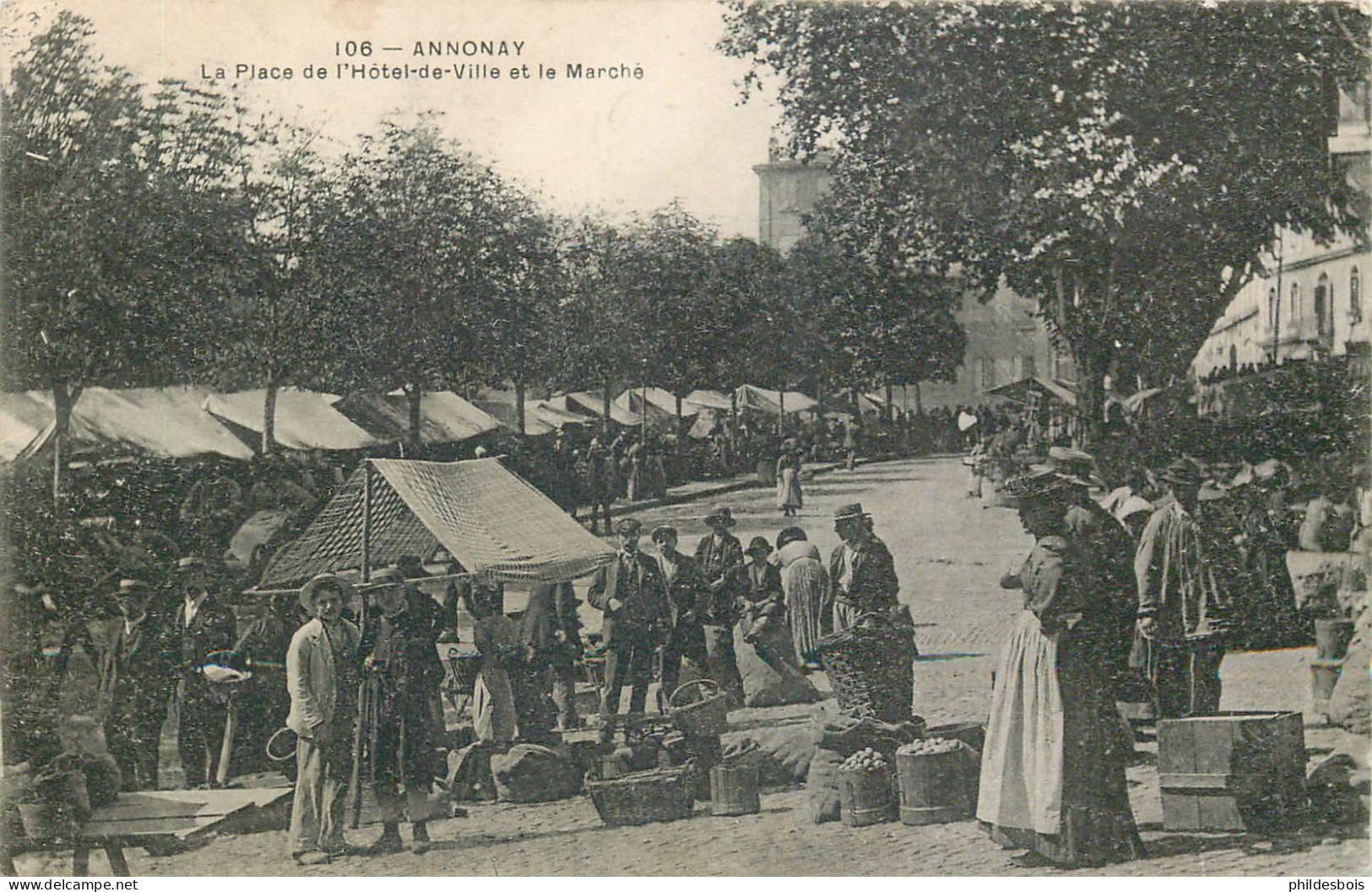 ARDECHE  ANNONAY  Place De L'hotel De Ville Et Le Marché - Annonay