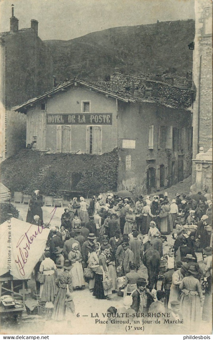 ARDECHE  LA VOULTE SUR RHONE  Place Giroud Jour De Marché - La Voulte-sur-Rhône