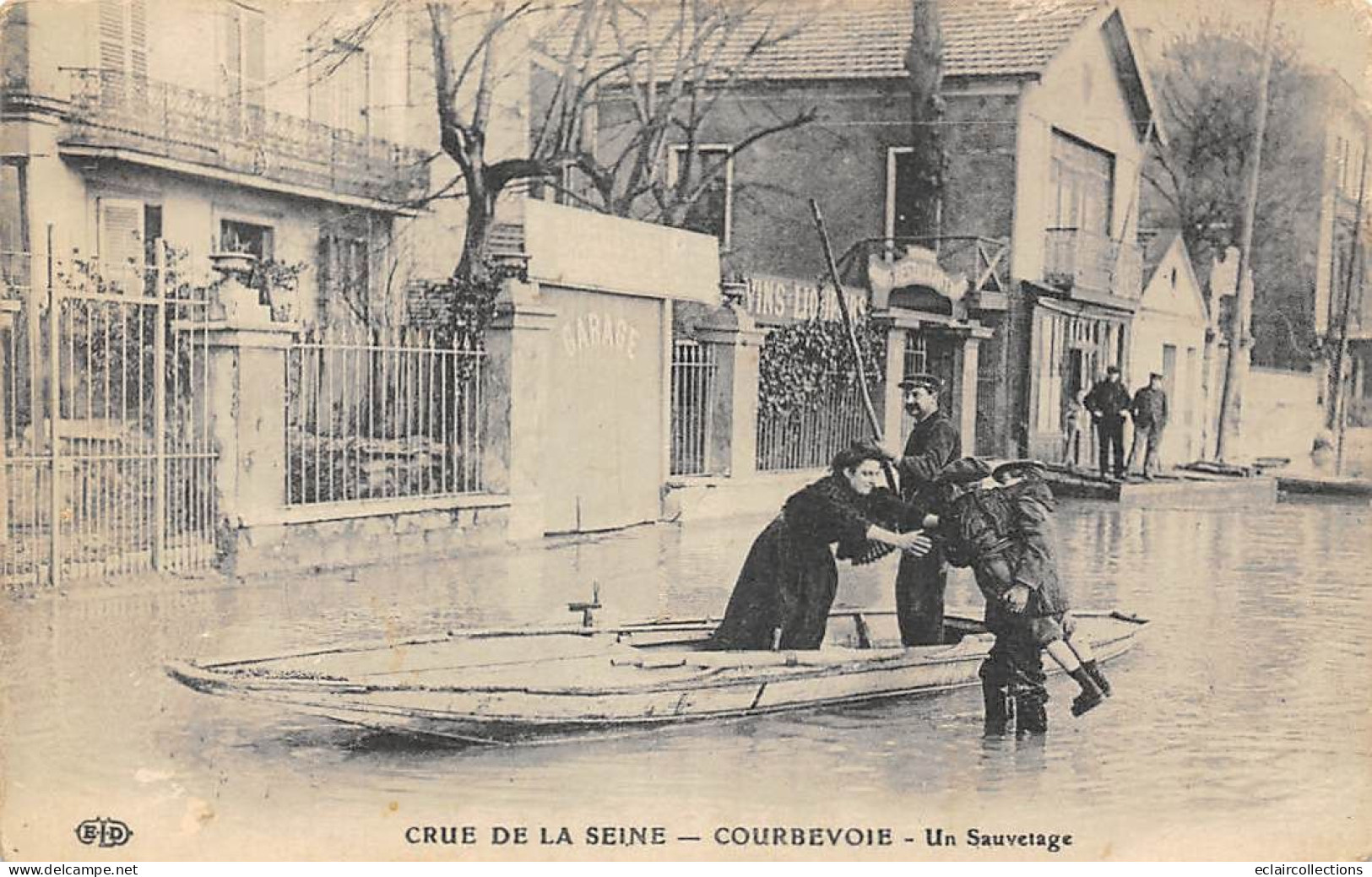 Courbevoie       92       Inondation 1910. Un Sauvetage            (Voir Scan) - Courbevoie