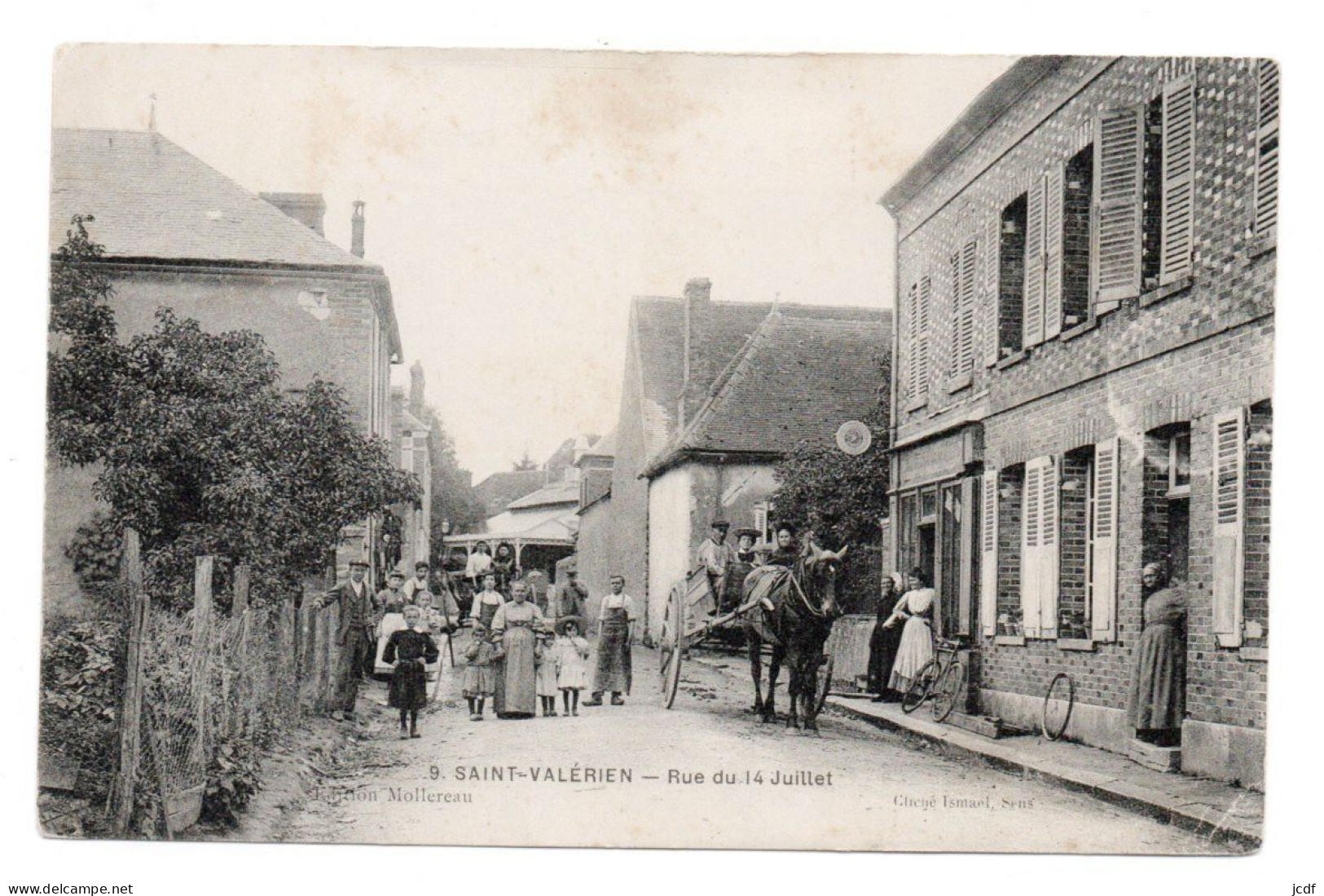 89 ST SAINT VALERIEN - Rue Du 14 Juillet N° 9 - Edit Mollereau - Chevaux Attelés - Vélo - Bien Animée - Env Sens - Saint Valerien