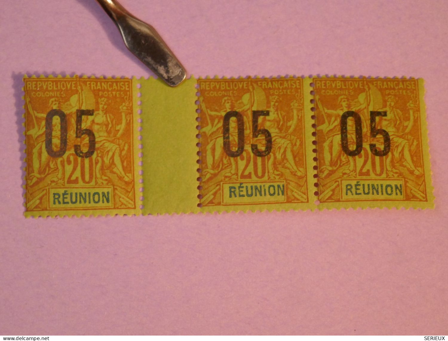AD0 REUNION   BELLE  BANDE 3  N° 74. SANS MILLESIME .10 ESPACéS ?  NEUF ** +++ - Unused Stamps