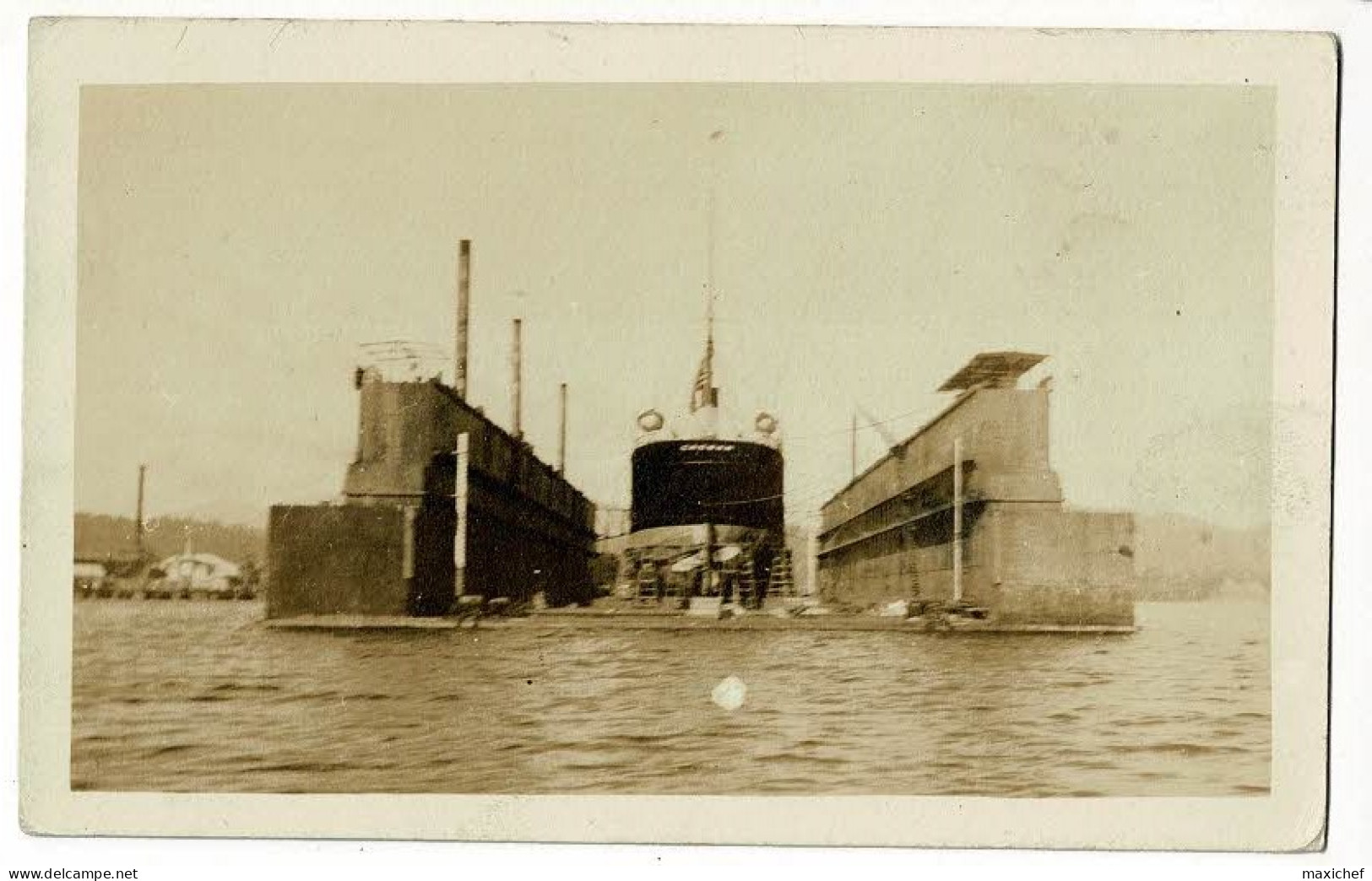 Carte Photo - Calle Sèche Flottante - Drydock Dewey - Olongapo Naval Station Philippines, Navire "CAESAR" En Entretien - Philippines