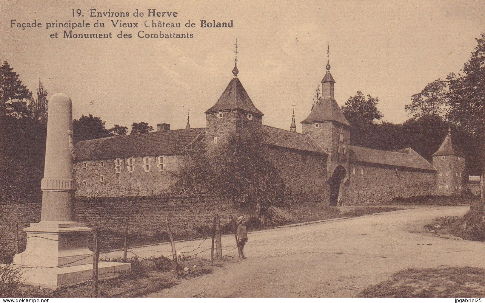 Herve Facade Principale Du Vieux Chateau De Boland Et Monument Des Combattants - Herve