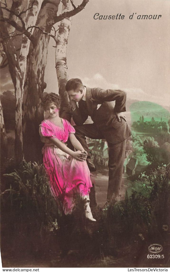 COUPLE - Causette D'amour - Un Homme Penché Sur Une Femme - Discussion Intime - Carte Postale Ancienne - Couples