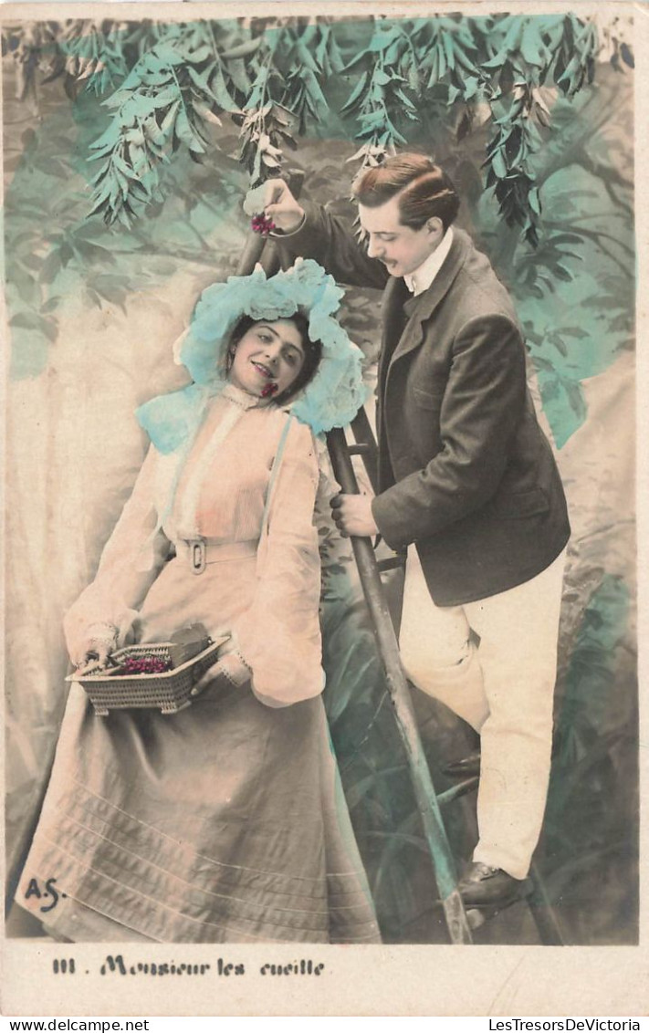 COUPLE - Monsieur Les Ceuille - Un Couple Ceuillant Des Cerises - Echelle - Carte Postale Ancienne - Couples