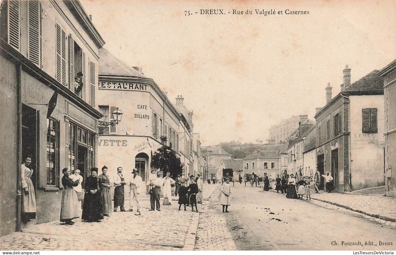 FRANCE - Dreux - Rue Du Valgelé Et Casernes - Animé - Carte Postale Ancienne - Dreux