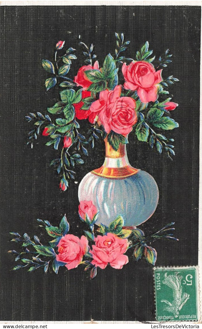 FLEURS PLANTES ARBRES - Des Roses Dans Un Vase - Colorisé - Carte Postale Ancienne - Flowers