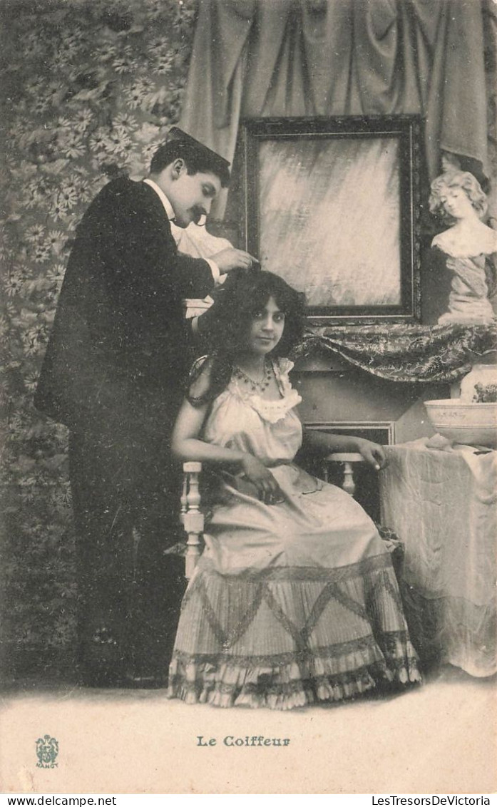 METIERS - Le Coiffeur En Plein Travail - Carte Postale Ancienne - Sonstige & Ohne Zuordnung