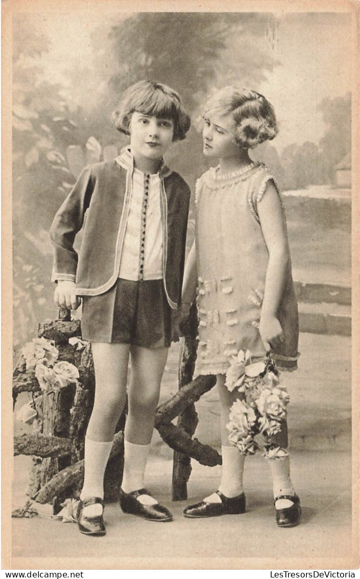 ENFANT - Un Garçon Et Une Fille - Habits Du Dimanche - Carte Postale Ancienne - Other & Unclassified