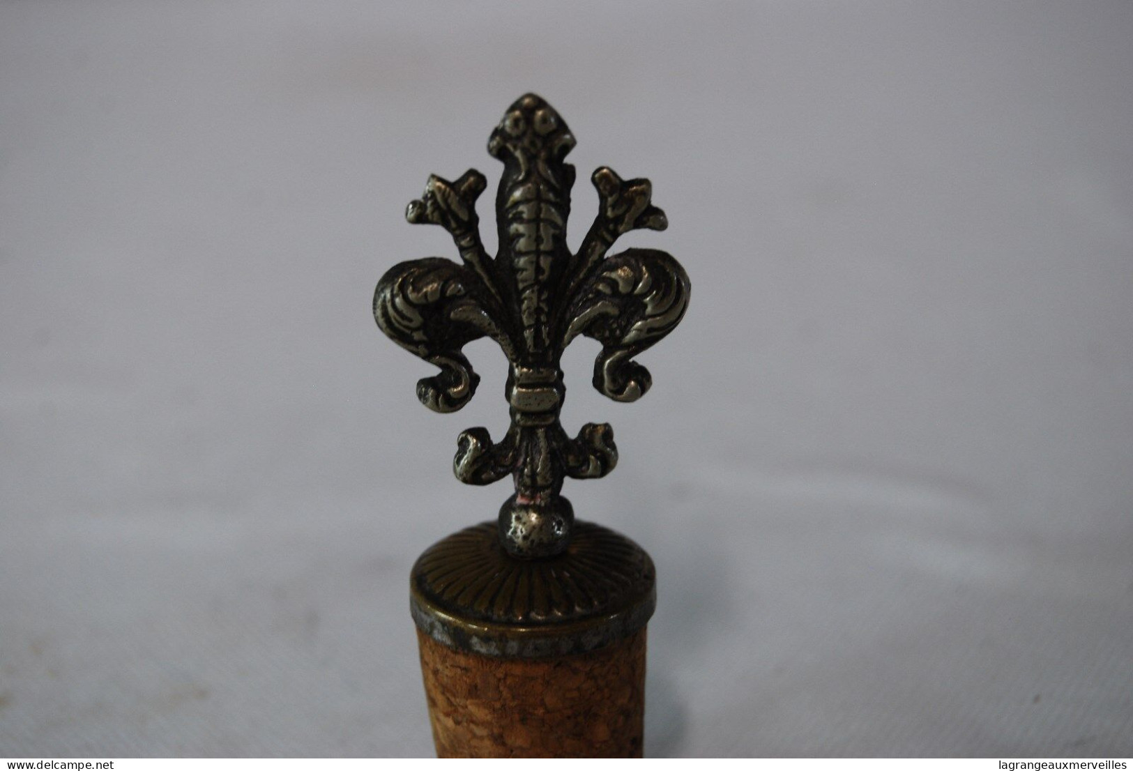 C160 Bouchon De Bouteille De Vin Décoratif - Style Croisade Chateau - Flessenopener