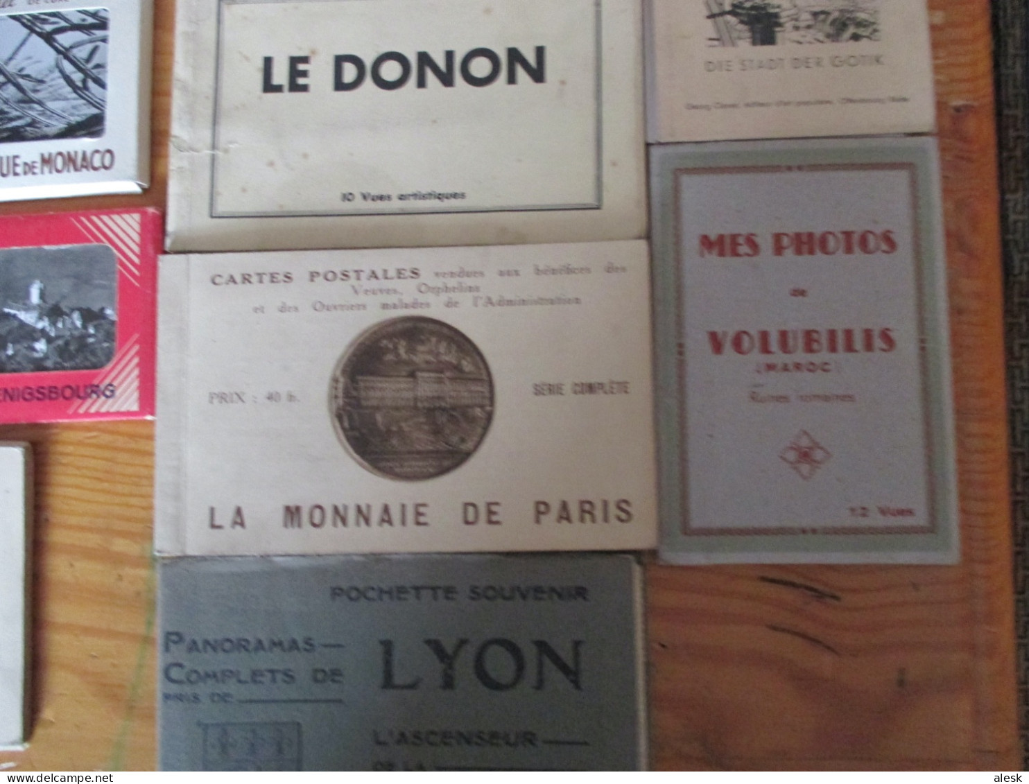 CARTES-POSTALES - Lot 46 carnet et pochettes - Voir 14 scannes