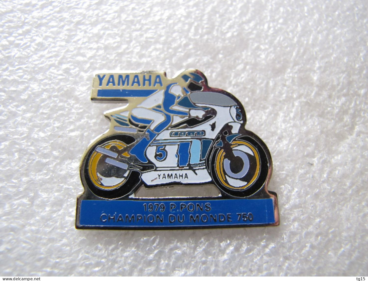 PIN'S    YAMAHA   PATRICK PONS  CHAMPION DU MONDE 750 - Motorfietsen