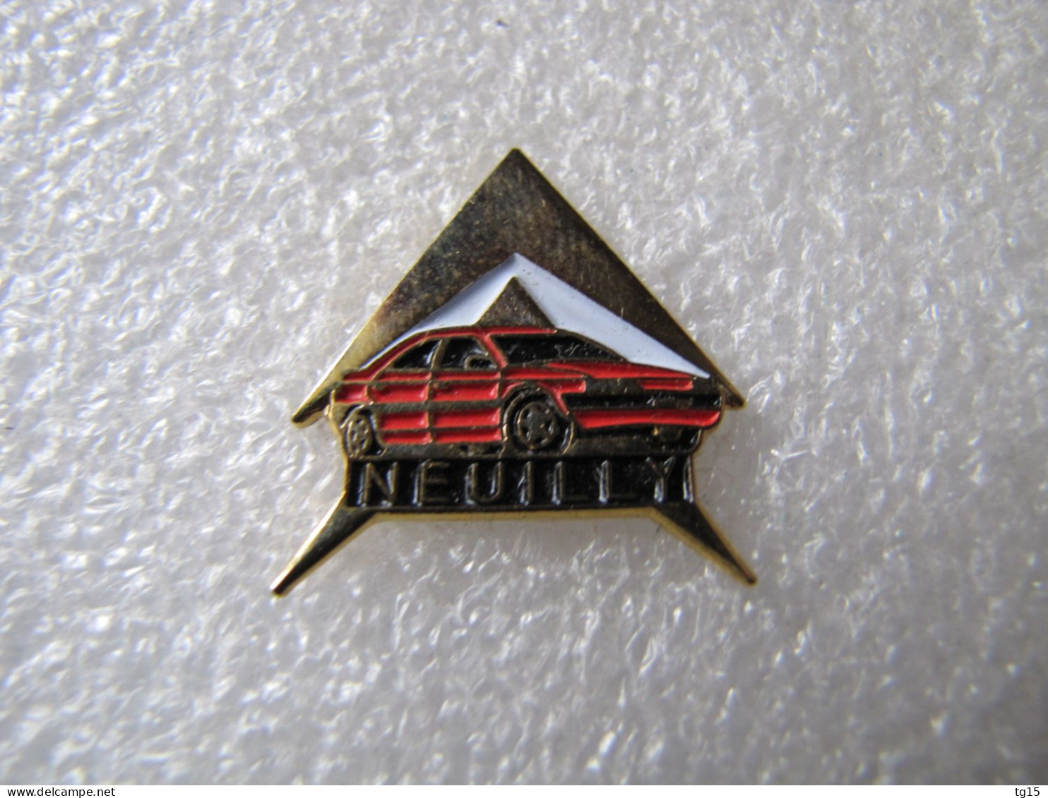 PIN'S    CITROËN  XANTIA   NEUILLY - Citroën