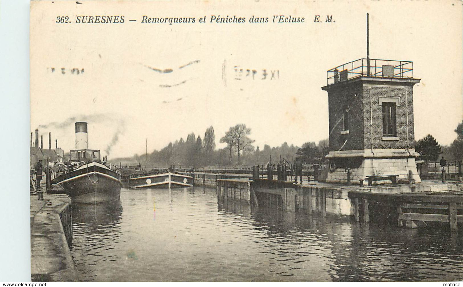 SURESNES - Remorqueurs Et Péniches Dans L'écluse. - Tugboats