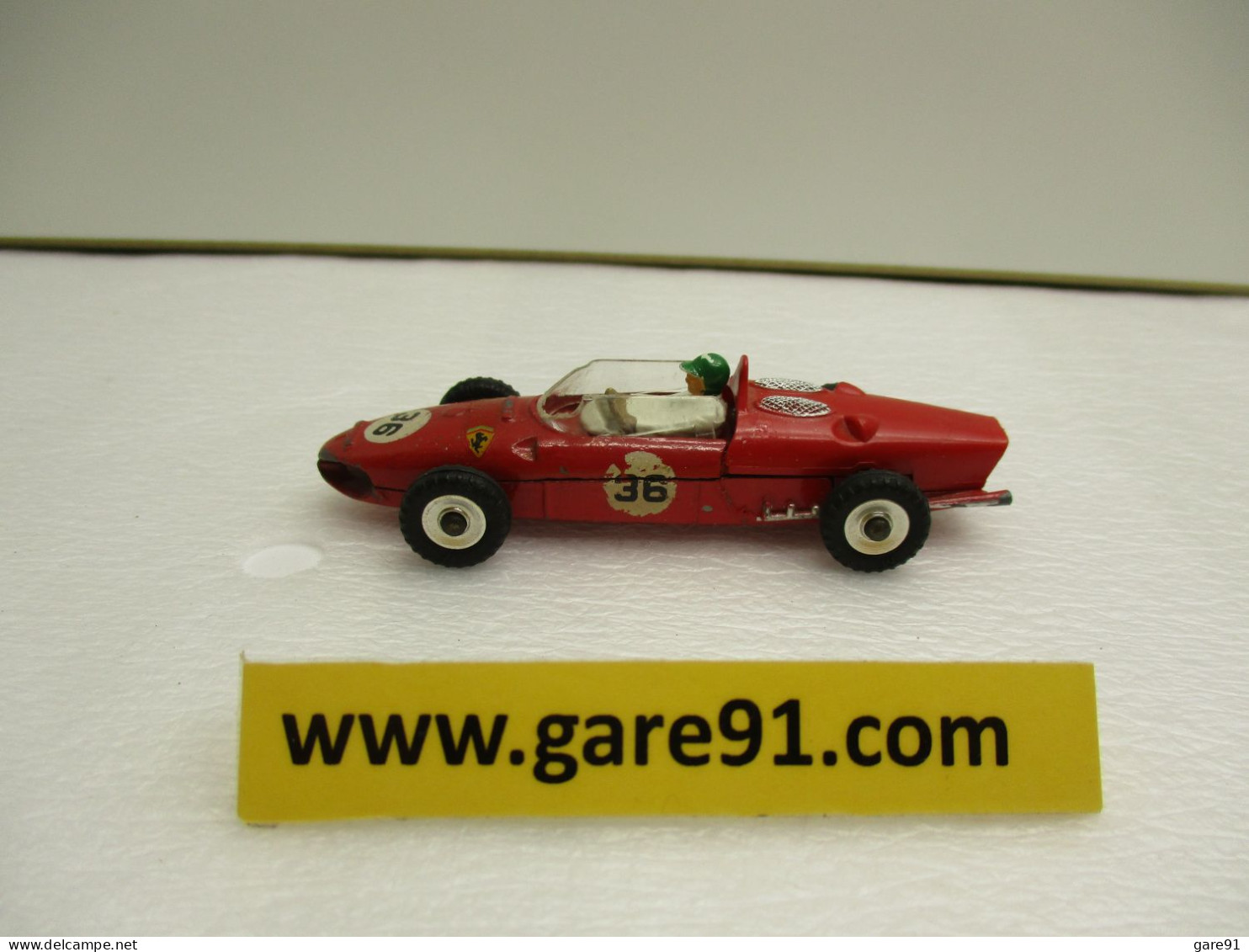 Dinky Toys  Ferrari Racing Car - Dinky