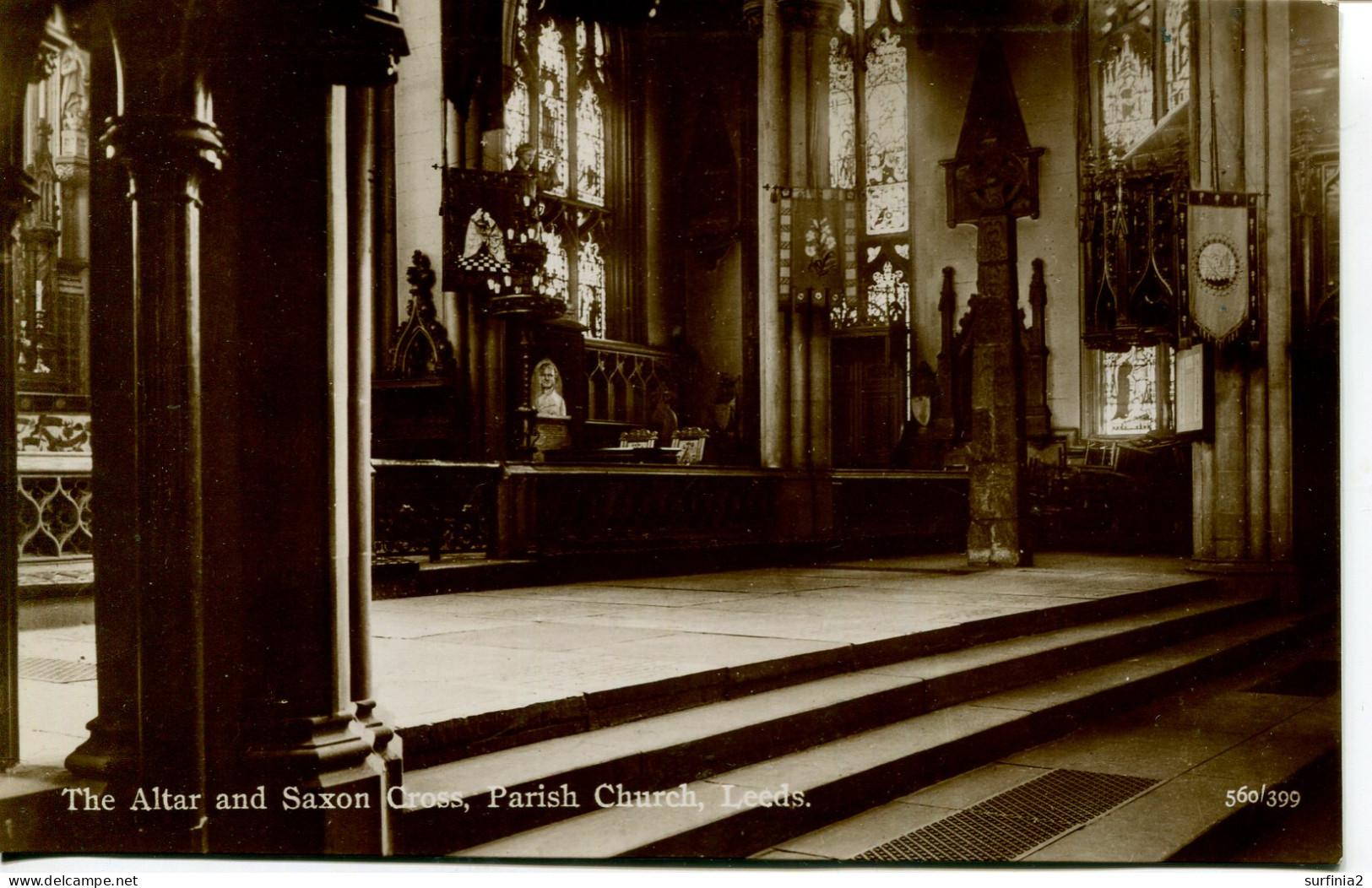 YORKS - LEEDS - PARISH CHURCH - THE ALTAR AND SAXON CROSS RP Y3989 - Leeds