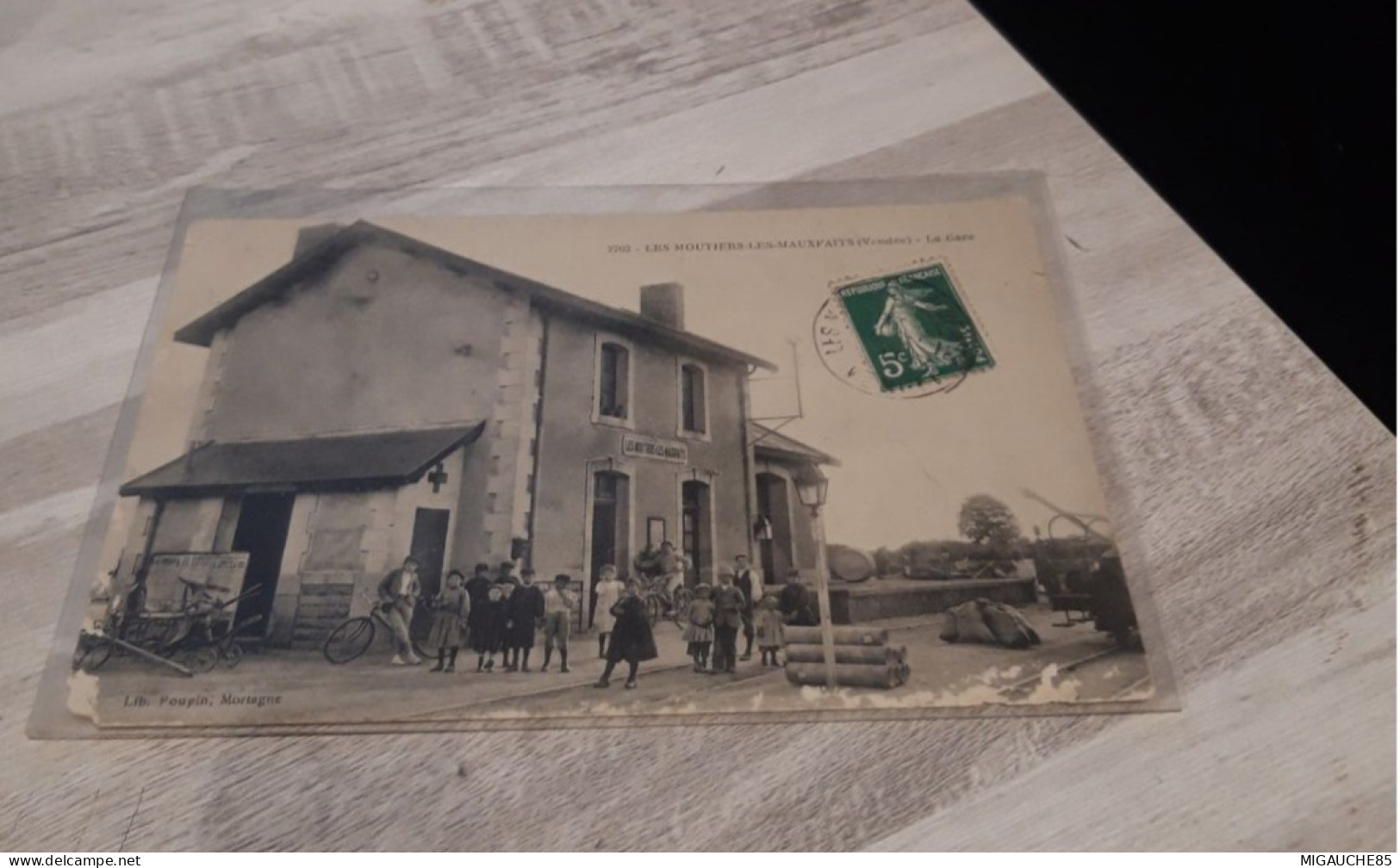 Carte  Postale N2702   Les MOUTIERS -LES-MAUXFAITS La Gare - Moutiers Les Mauxfaits