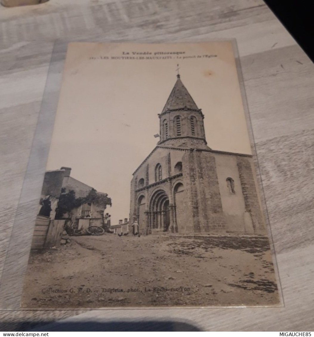 Carte  Postale N329   MOUTIERS -LES-MAUXFAITS Le Portail De L église - Moutiers Les Mauxfaits