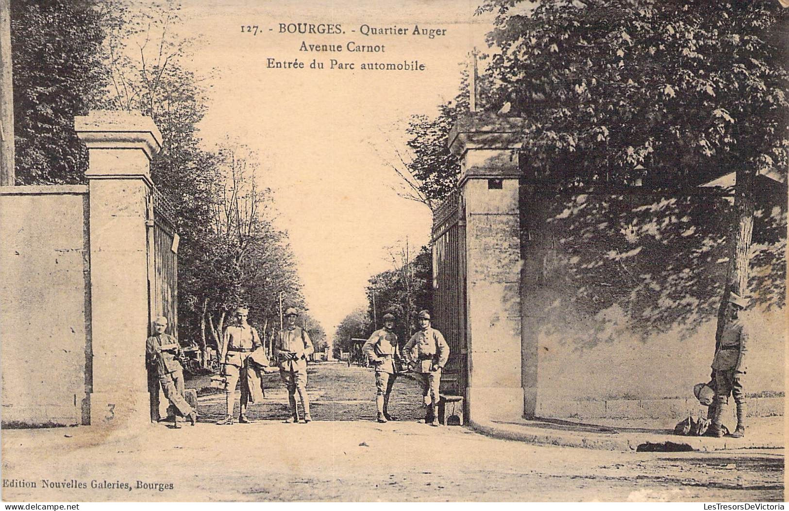 France  - Bourges - Quartier Auger - Avenue Carnot - Entrée Du Parc Automobile - Soldats  - Carte Postale Ancienne - Bourges