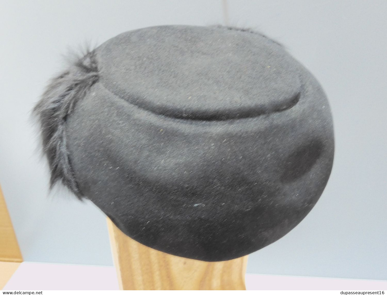 -ANCIEN PETIT CHAPEAU De FEMME NOIR FLECHET PARIS CHAPELLERIE HACQUES  JARNAC       E - Autres & Non Classés