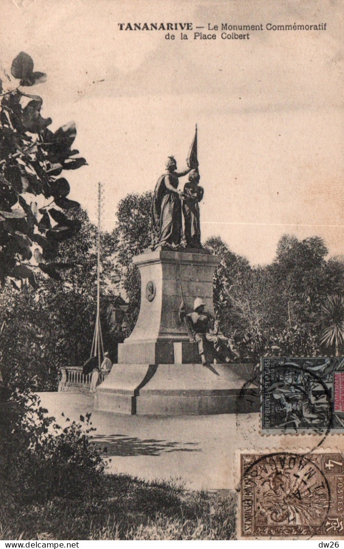 Madagascar - Tananarive, Le Monument Commémoratif De La Place Colbert - Collection Anquetil Et Darrieux - Madagascar