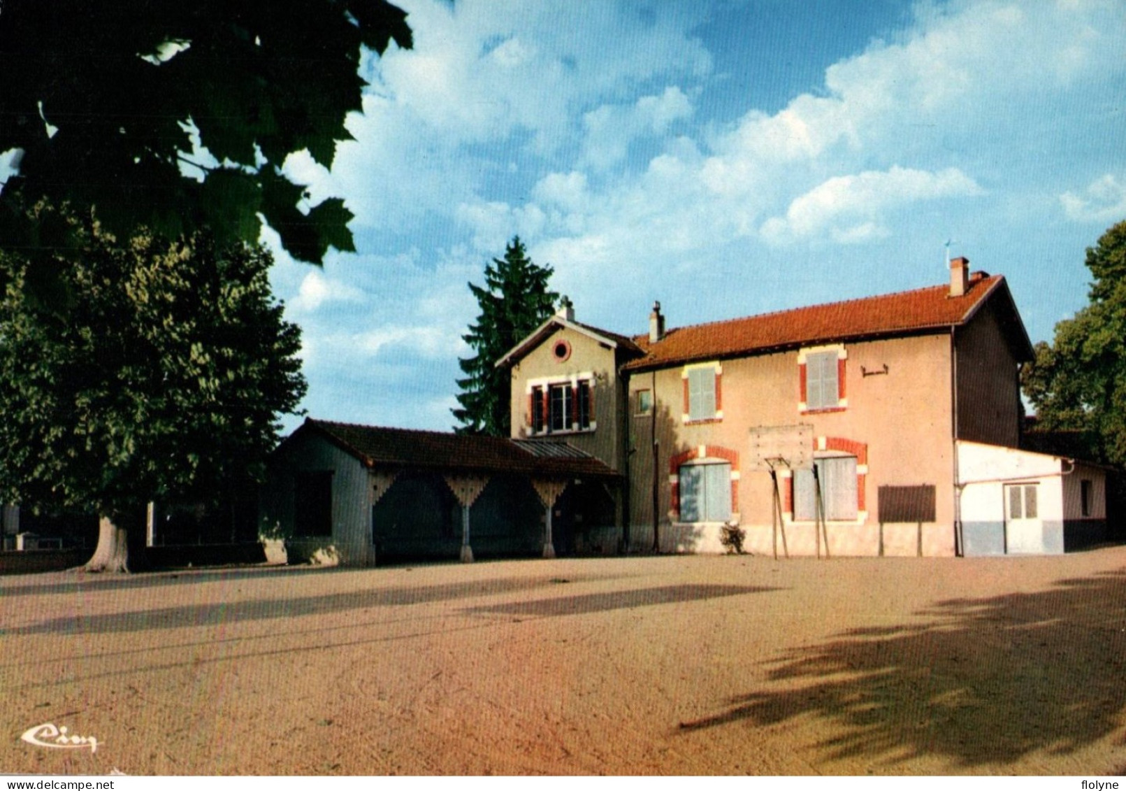 Culhat - Mairie Et école Du Village - Cunlhat