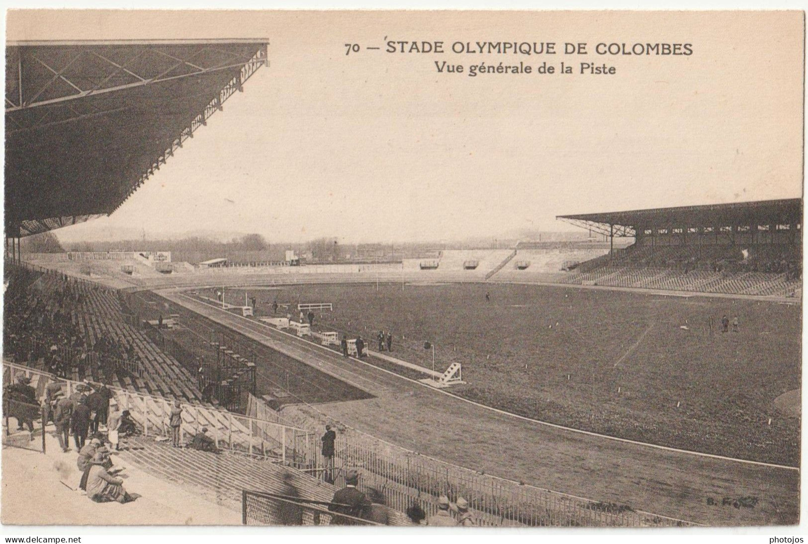 CPA  Colombes (92)  La Piste Et Les Tribunes Du Stade Olympique 1924   Ed BF  70 - Athlétisme
