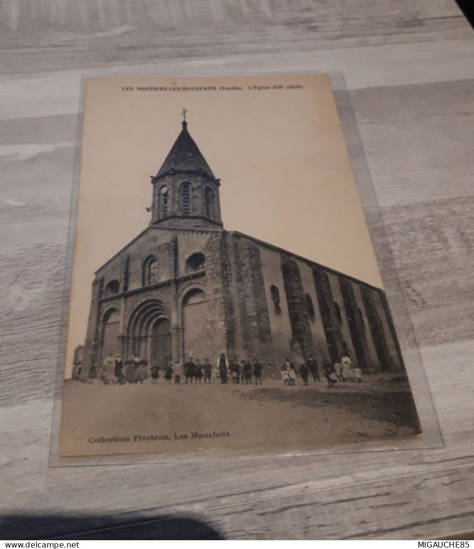 Carte  Postale    MOUTIERS -LES-MAUXFAITS  L église (xll Siècle) - Moutiers Les Mauxfaits