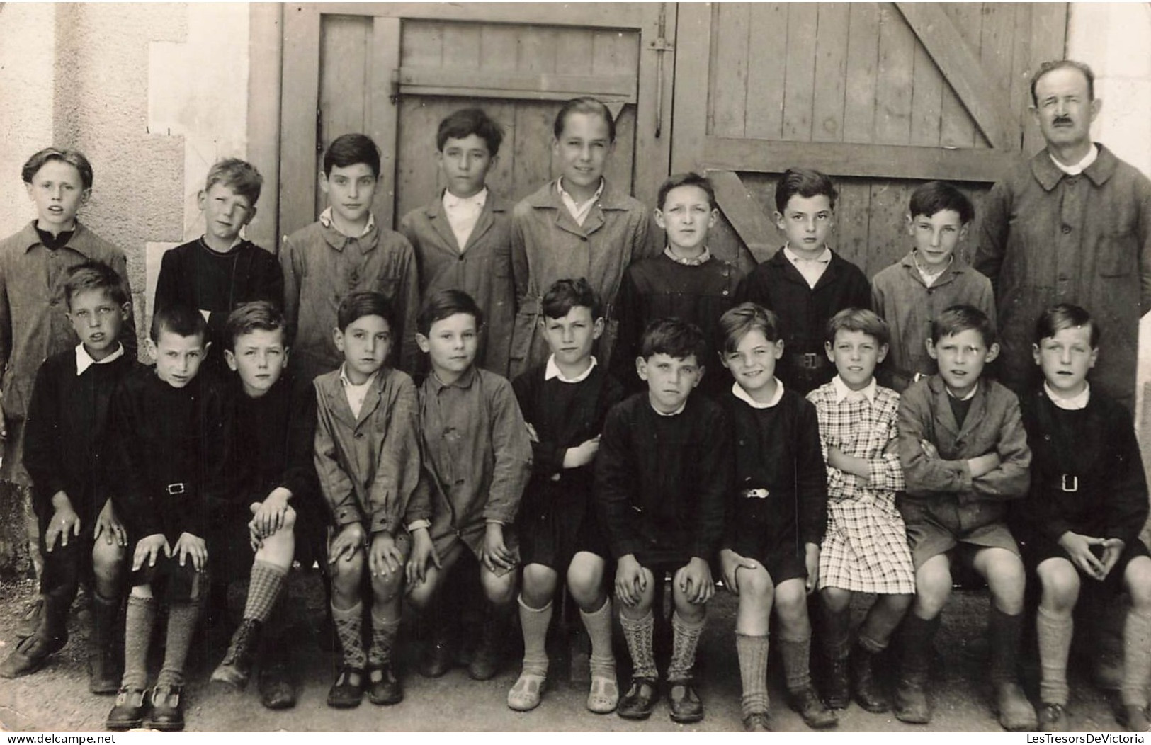 ECOLES - Photo De Classe Des élèves De L'école Des Garçons - Carte Postale Ancienne - Schulen