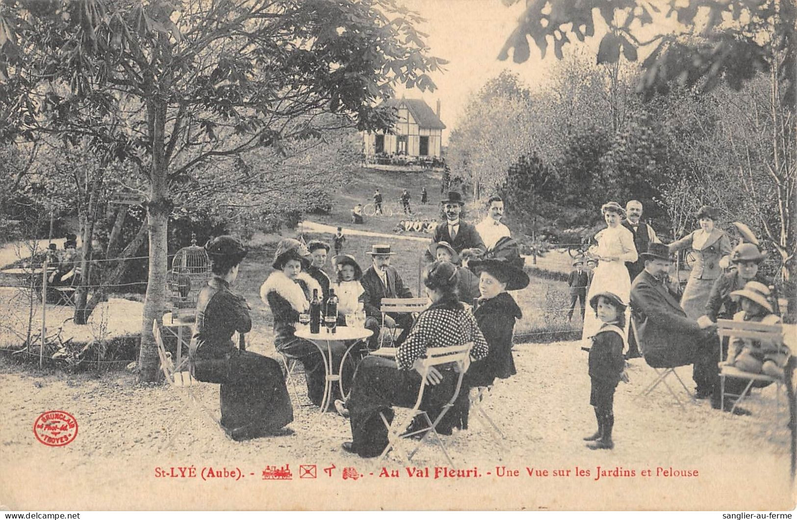 CPA 10 SAINT LYE / AU VAL FLEURI / UNE VUE SUR LES JARDINS ET PELOUSE - Andere & Zonder Classificatie