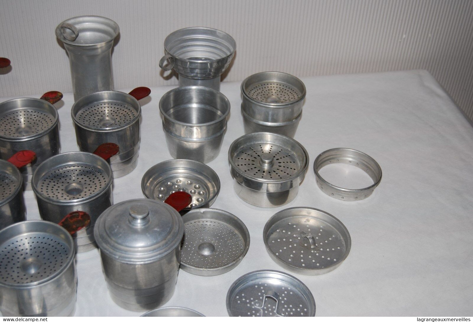 C164 Ensemble +- 20 Tasses - Thé - Café - Aluminium - 1950 60 - Kopjes