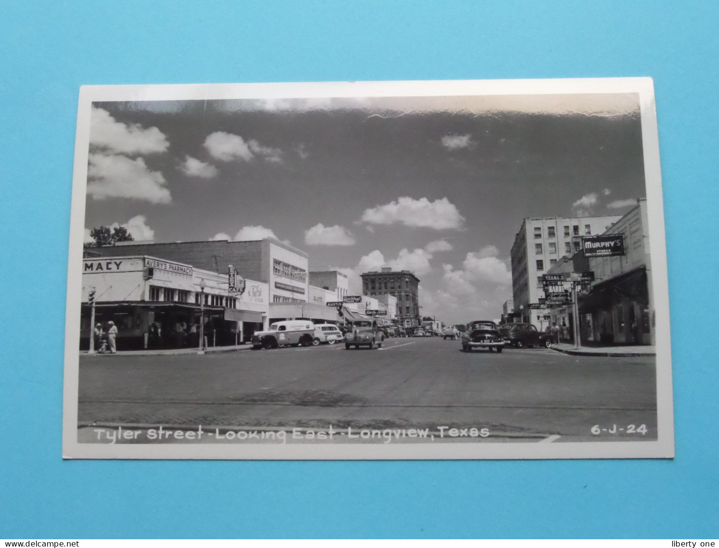 LONGVIEW TEXAS > TYLER Street - Looking East > U.S.A. ( See SCANS ) Photo Post Card ( 6-J-24 ) +/- 1950 ! - América