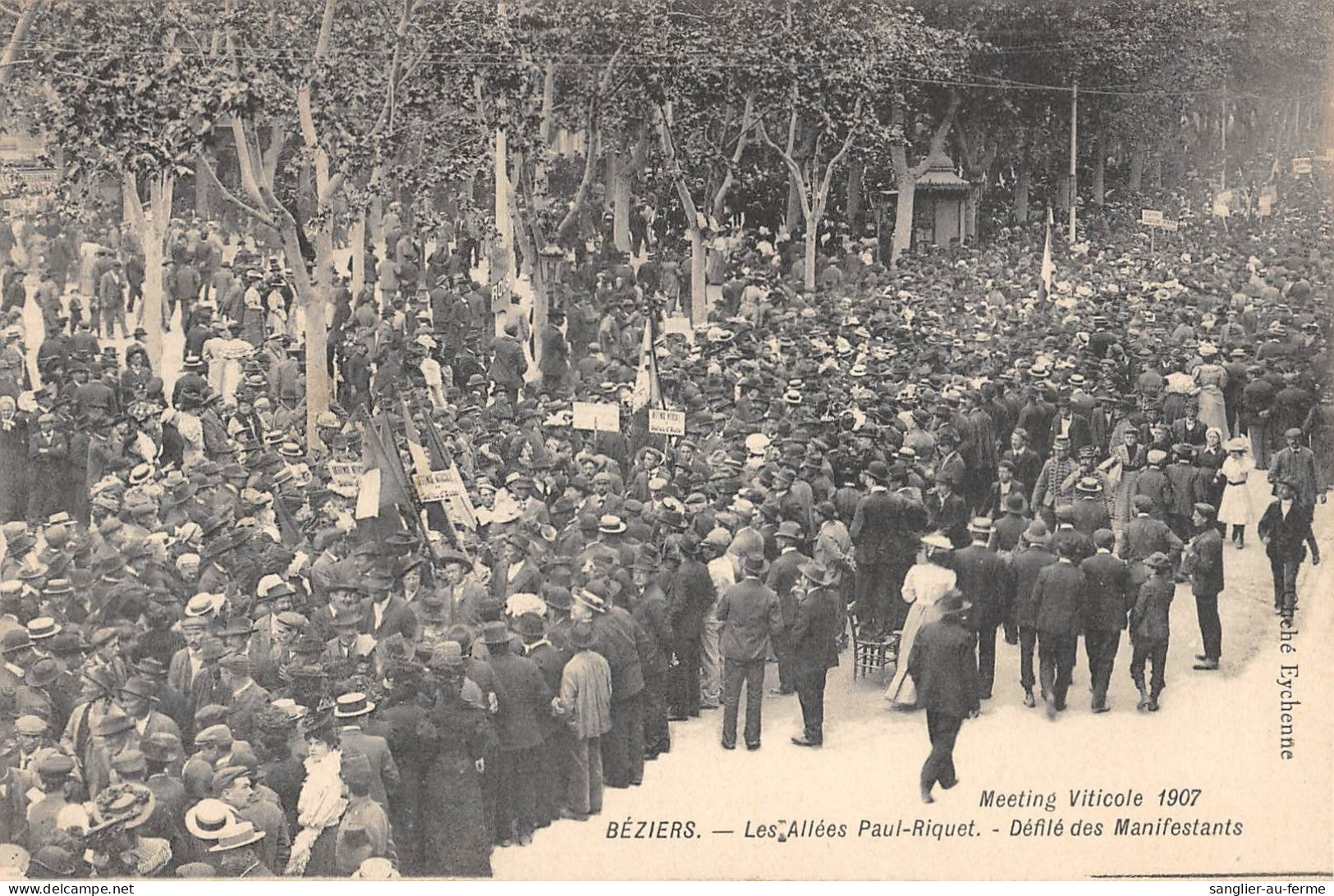 CPA 34 BEZIERS / MEETING VITICOLE 1907 / LES ALLEES PAUL RIQUET / DEFILE DES MANIFESTANTS - Beziers