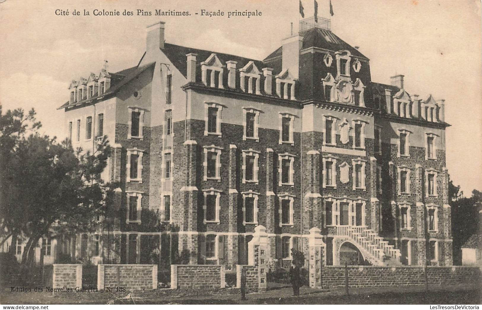 BÂTIMENTS & ARCHITECTURE - Cité De La Colonie Des Pins Maritimes - Façade Principale - Carte Postale Ancienne - Monuments