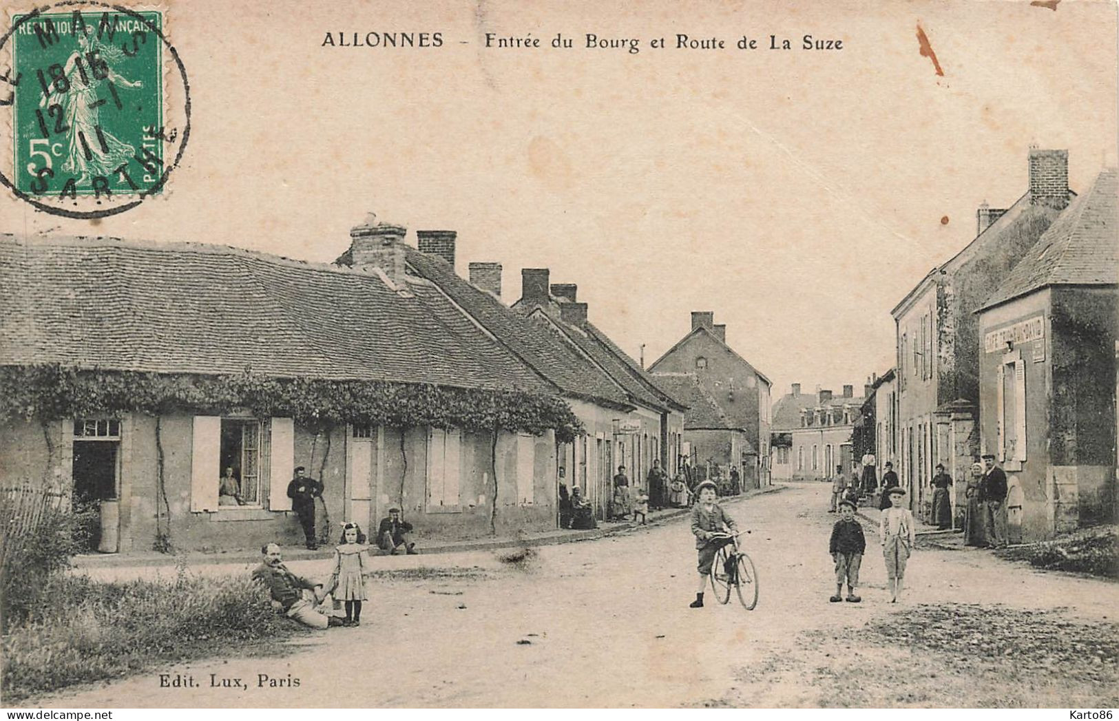 Allonnes * Entrée Du Bourg Et Route De La Suze * Villageois - Allonnes