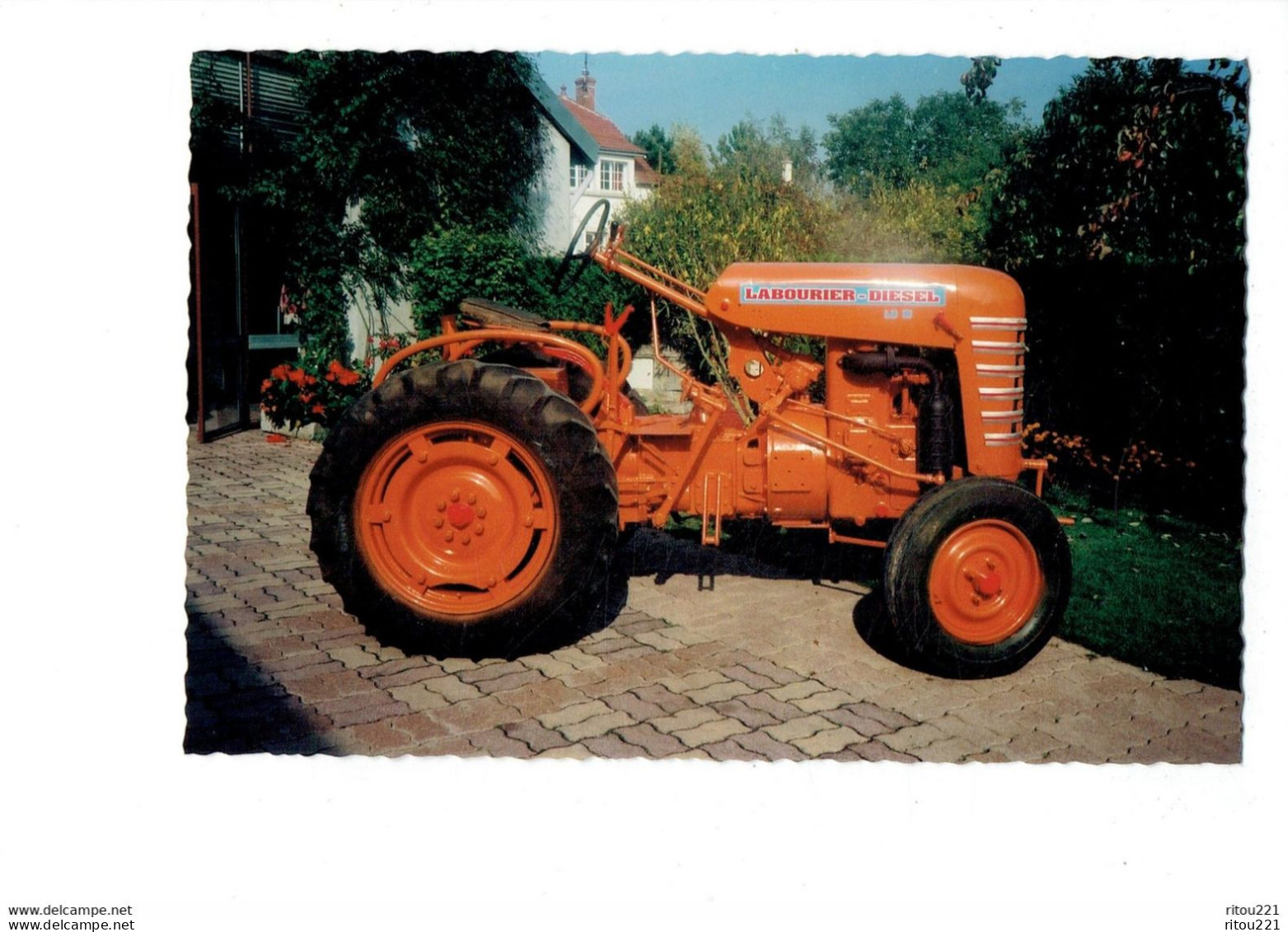 21 - Côte D'Or - VARANGES - N° 41 - M. Brullebaut Restaurateur De Tracteurs - Tracteur Gros Plan LABOURIER DIESEL - Traktoren